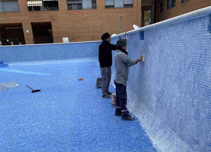 Aplicación de borada en piscinas